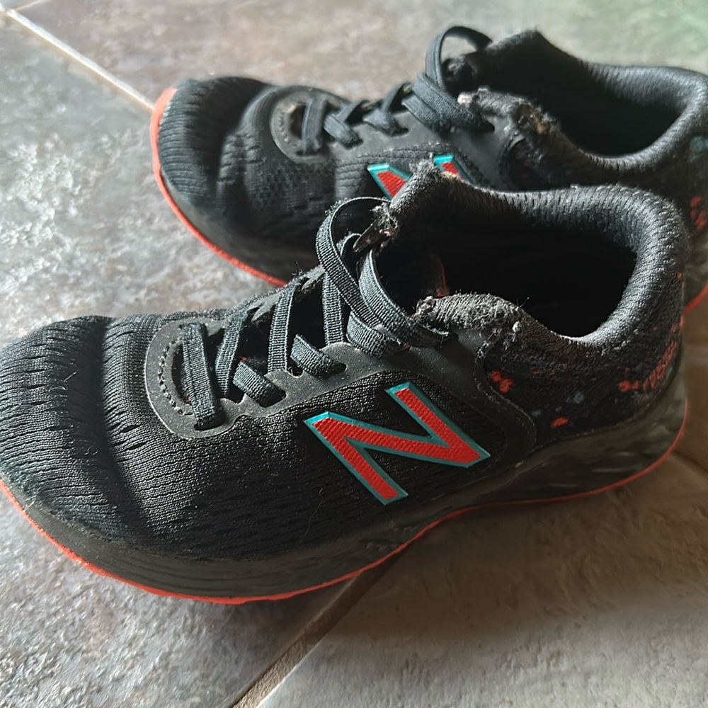 New Balance Toddler/Kid Running Shoes (GUC, size 10.5US)